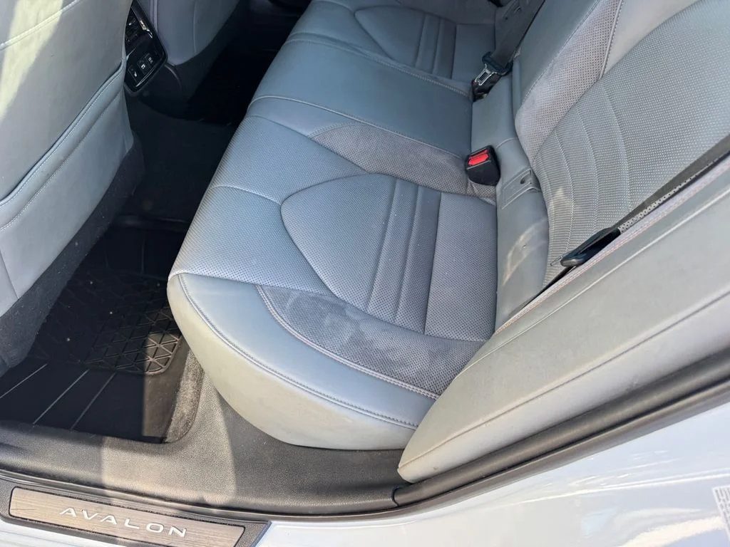 Used 2019 Toyota Avalon Touring w/ Advanced Safety Package FWD image 9