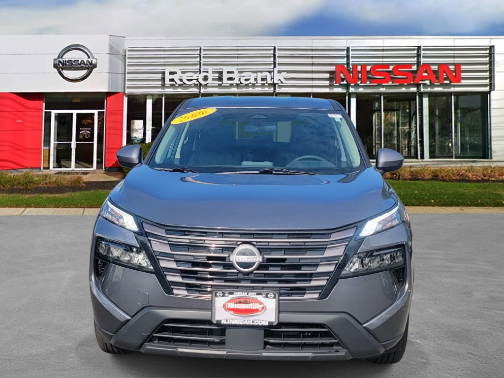 Used 2026 Nissan Rogue SV AWD/4WD image 2