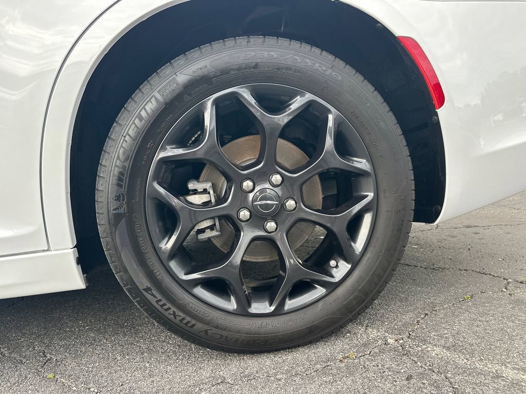 Used 2023 Chrysler 300 Touring L w/ Popular Equipment Group image 20