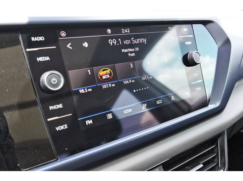 Used 2023 Volkswagen Taos SE w/ Panoramic Sunroof Package FWD image 26