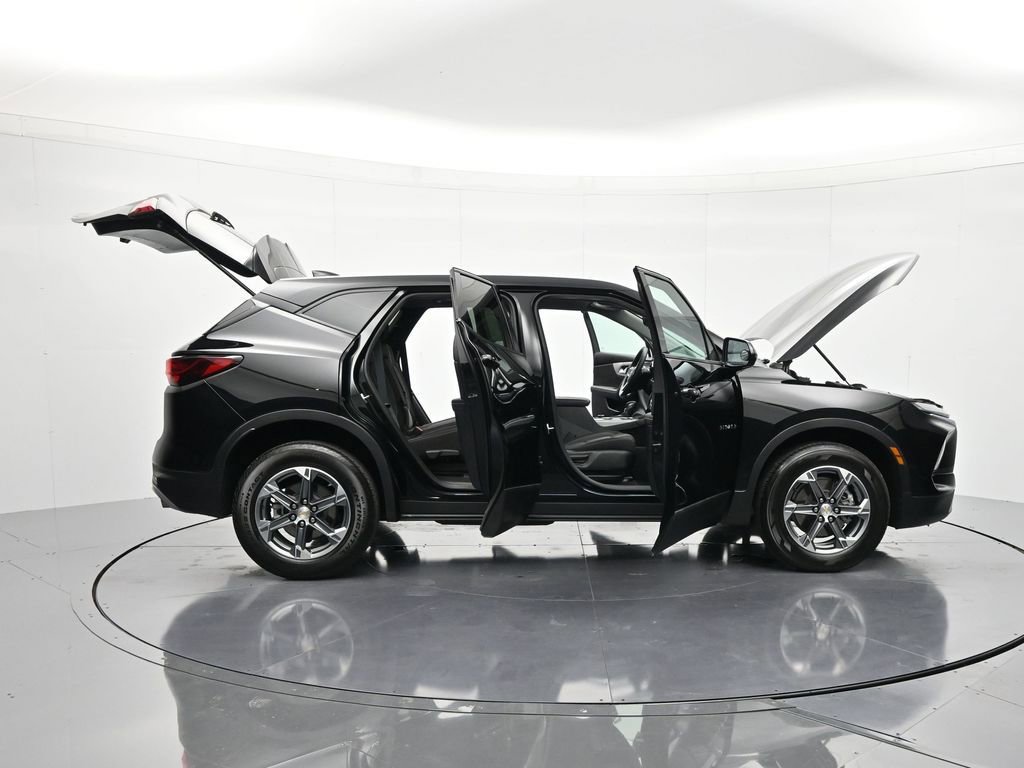 Used 2025 Chevrolet Blazer LT image 47
