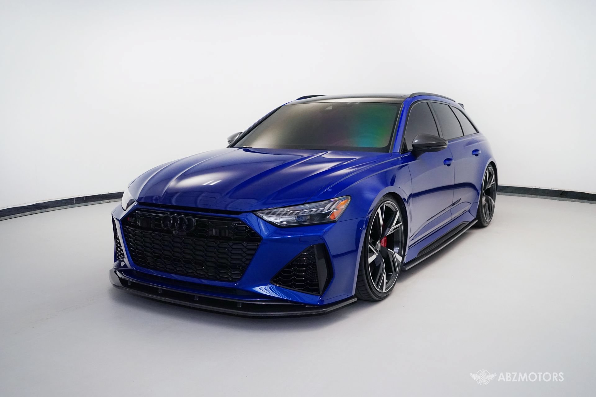 Used 2022 Audi RS 6 AWD/4WD image 2