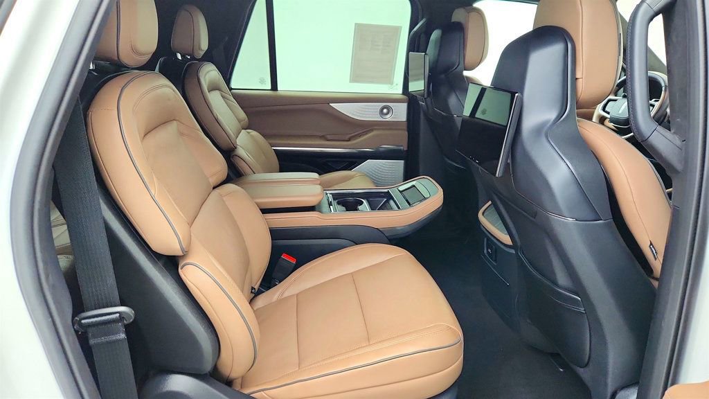 Used 2025 Lincoln Navigator L Black Label image 28