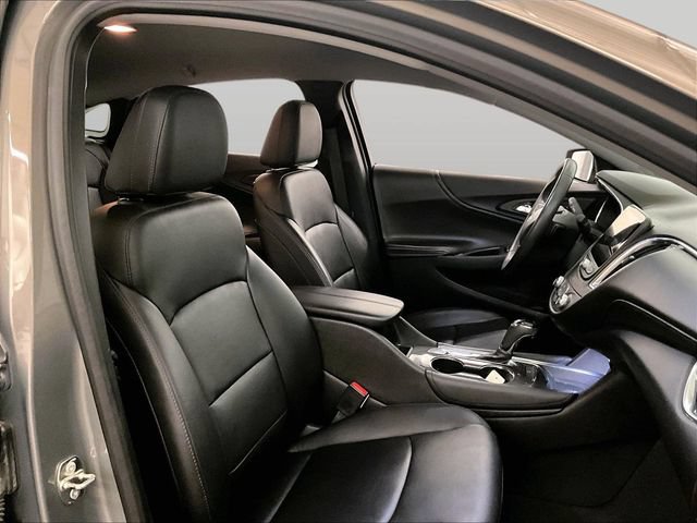Used 2017 Chevrolet Malibu LT w/ Leather Package FWD image 7