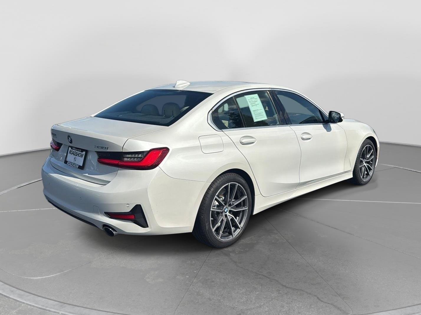 Used 2021 BMW 330i Sedan w/ Convenience Package RWD image 5