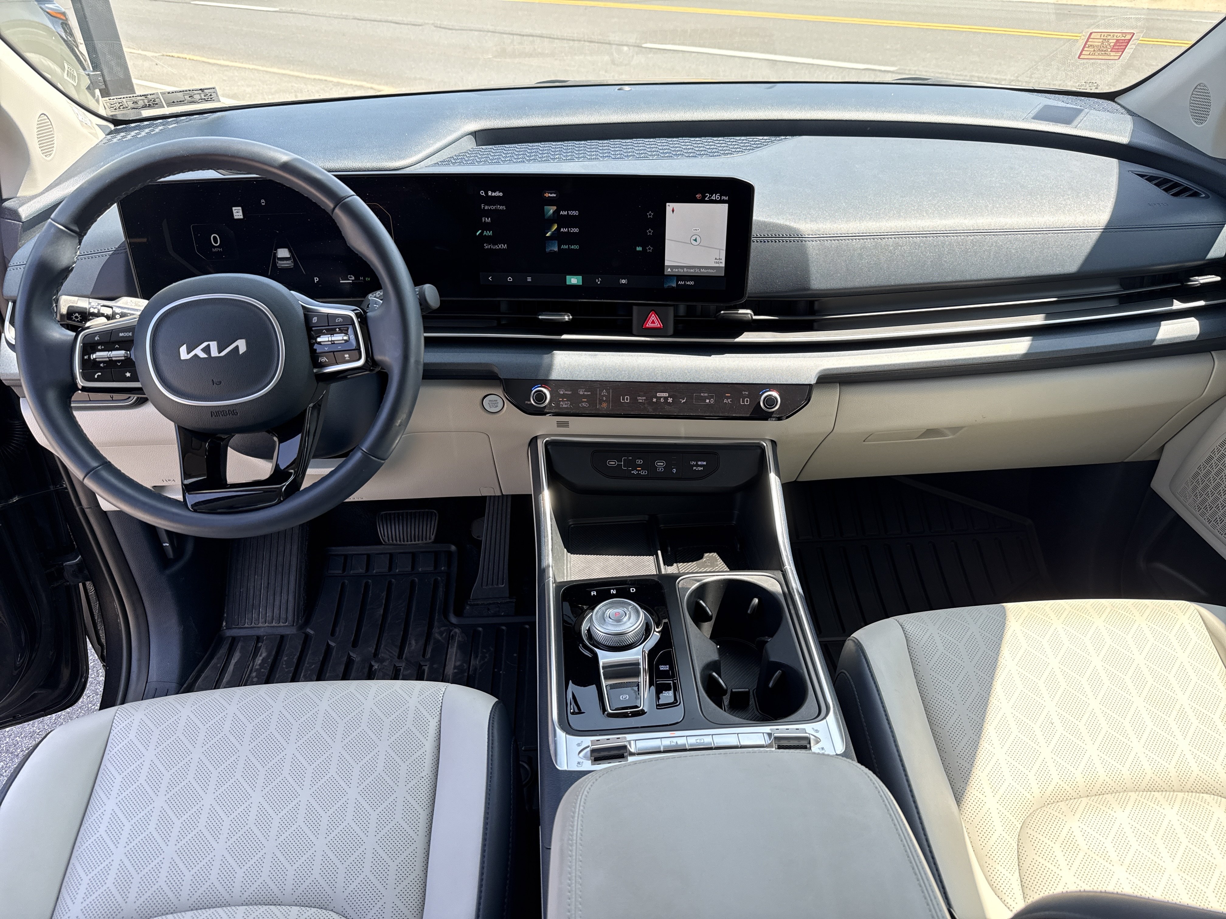 Certified 2025 Kia Carnival SX FWD image 12