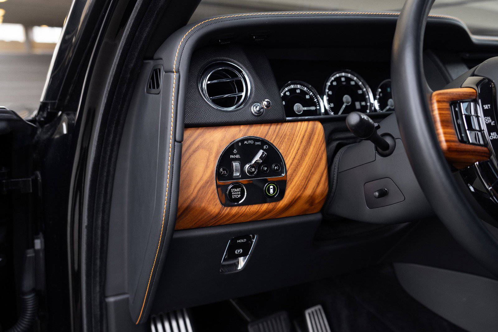 Used 2021 Rolls-Royce Cullinan image 31