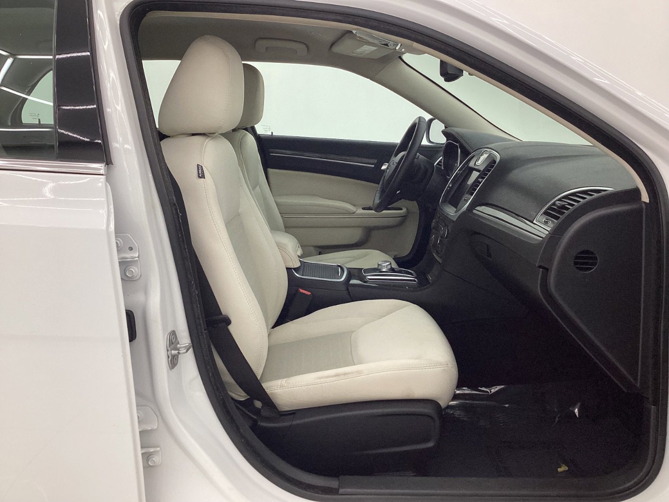 Used 2021 Chrysler 300 Touring image 15