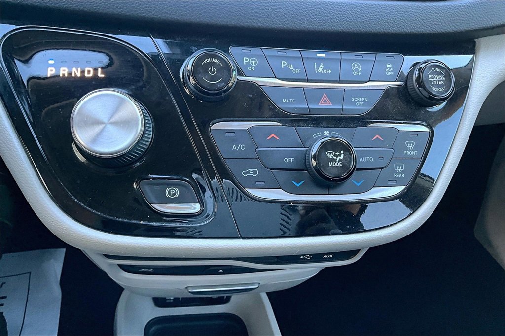 Used 2019 Chrysler Pacifica Touring-L Plus w/ Advanced Safetytec Group image 15