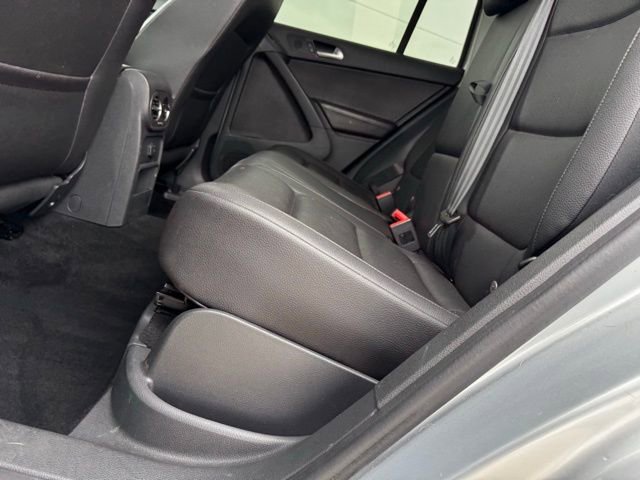 Used 2017 Volkswagen Tiguan S image 9