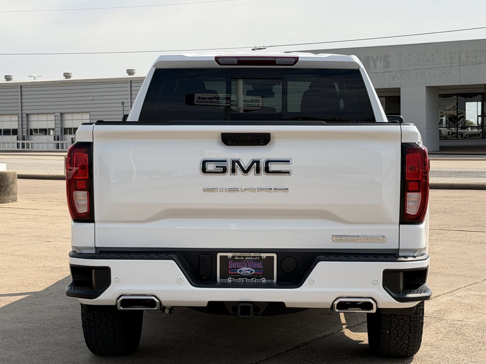 Used 2025 GMC Sierra 1500 Elevation w/ Elevation Premium Package AWD/4WD image 5