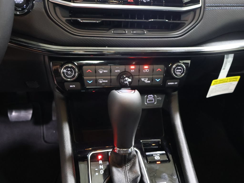 New 2026 Jeep Compass Limited w/ Sun, Sound & Navigation Group AWD/4WD image 23