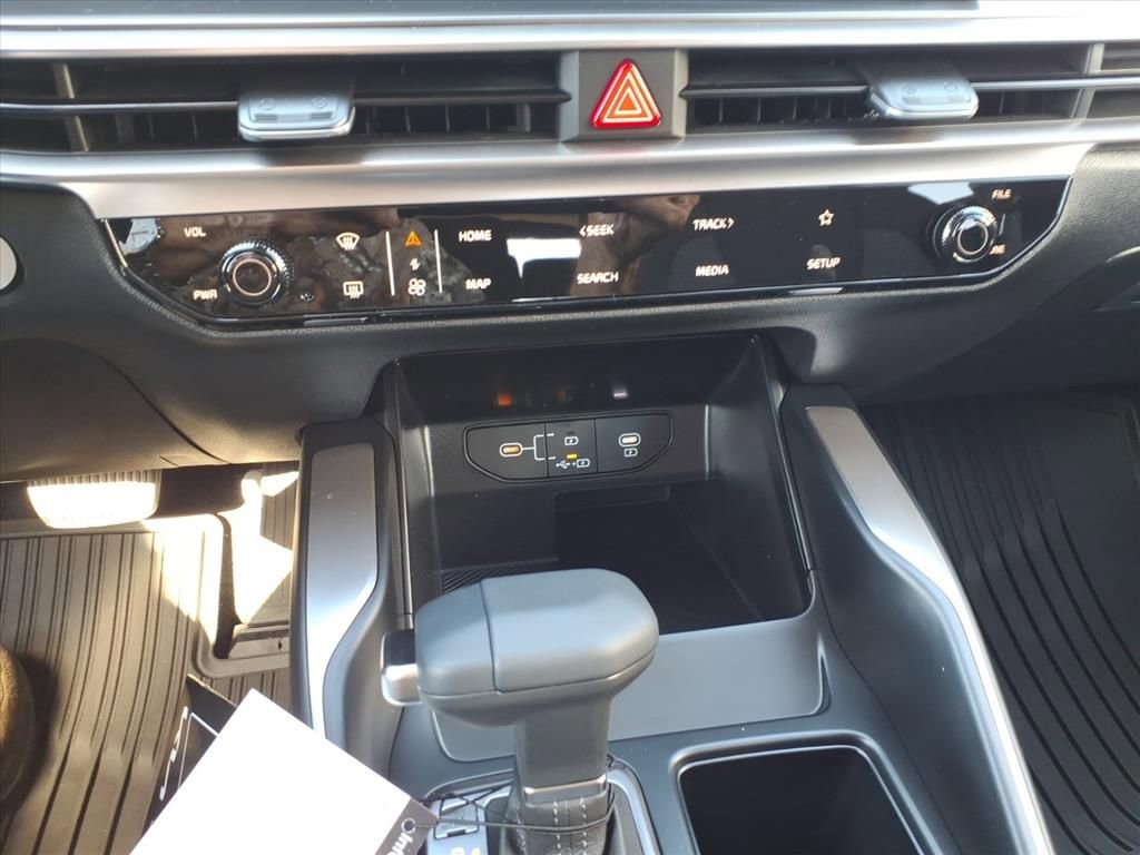 New 2026 Kia Sorento LX FWD image 14