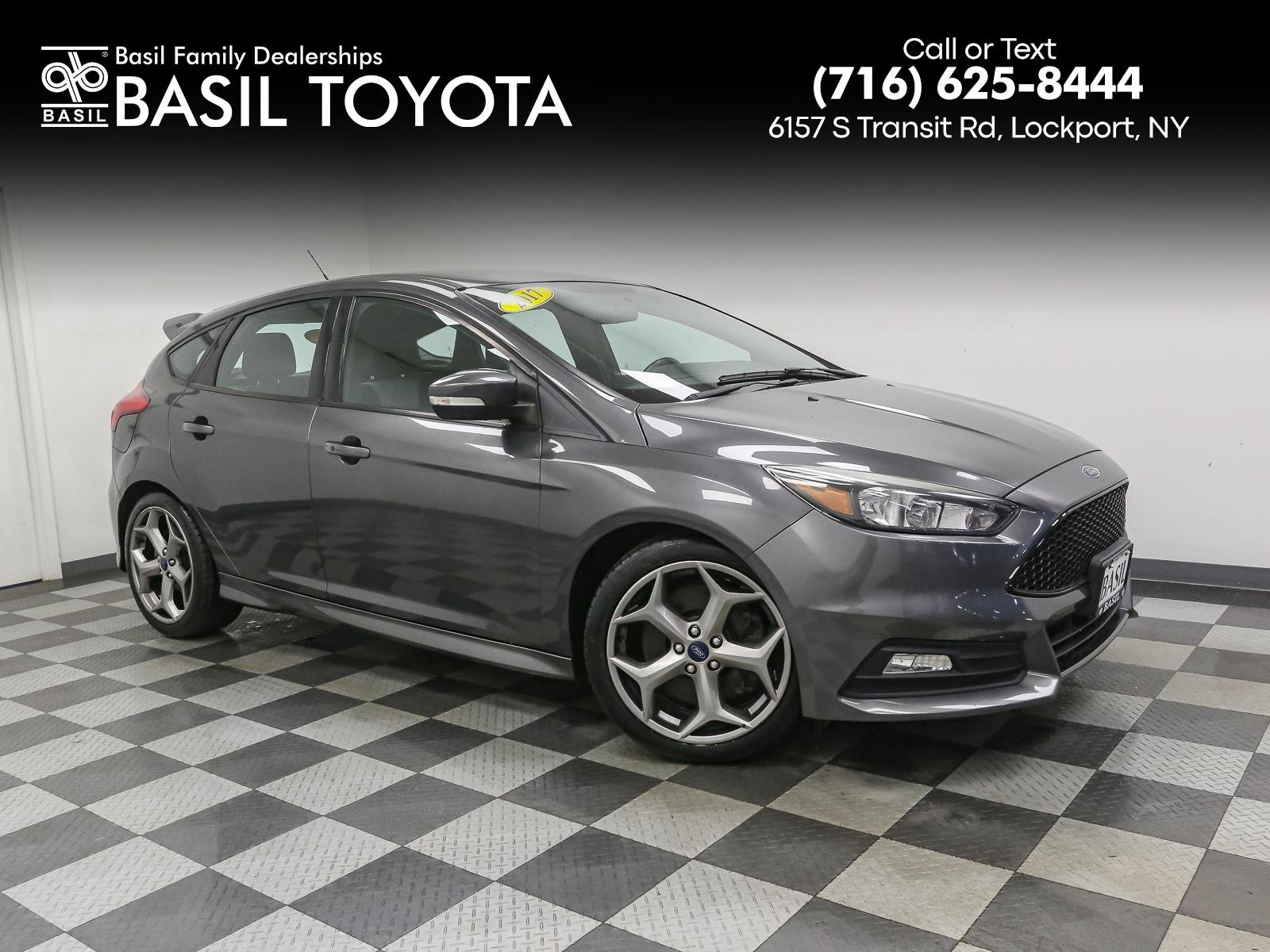 Used 2017 Ford Focus ST FWD image 1