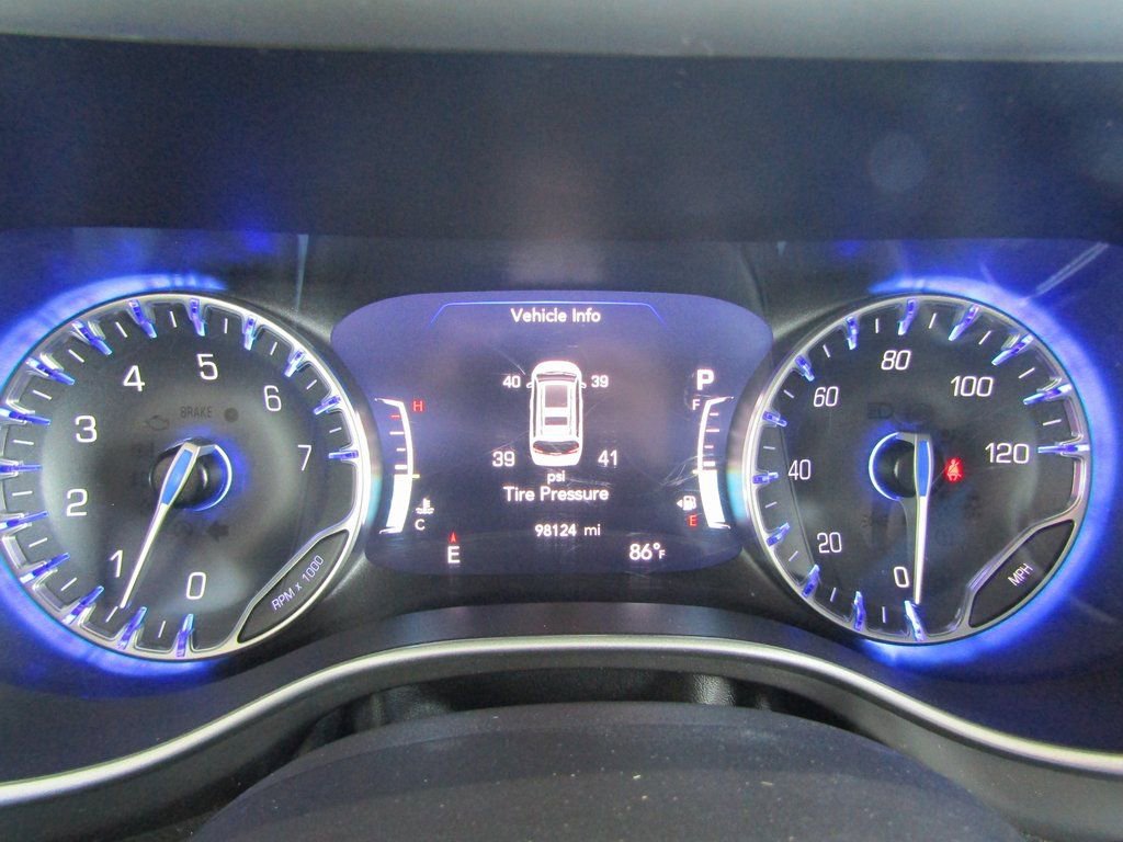 Used 2022 Chrysler Pacifica Touring-L image 26