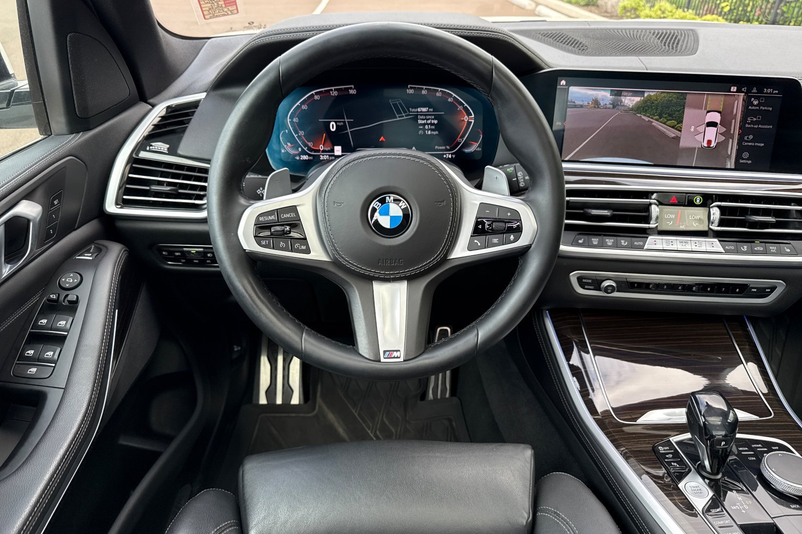 Used 2021 BMW X5 xDrive40i w/ M Sport Package AWD/4WD image 14