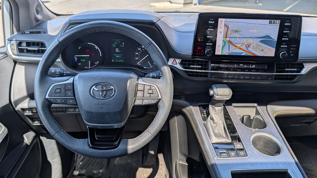 Used 2023 Toyota Sienna XLE Woodland Edition image 21