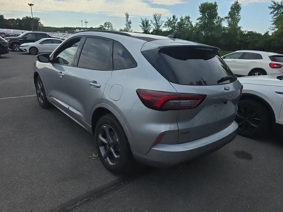 Certified 2023 Ford Escape ST-Line Select w/ Tech Pack #1 AWD/4WD image 3