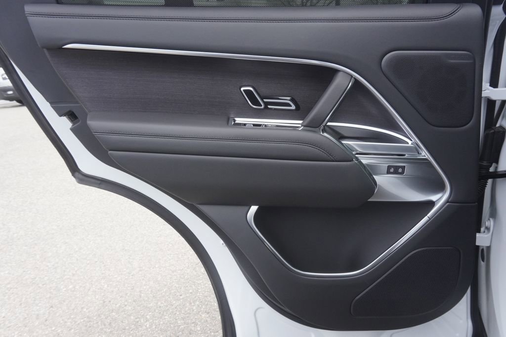 New 2026 Land Rover Range Rover SE image 28