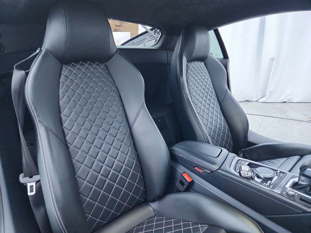 Used 2018 Audi R8 V10 plus image 22