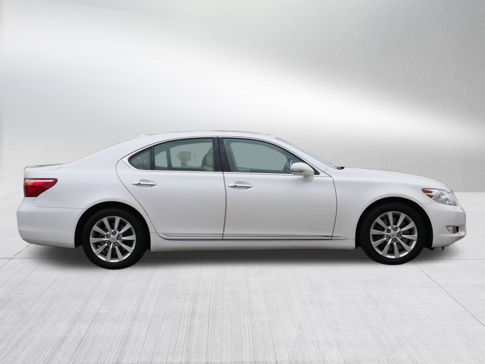 Used 2012 Lexus LS 460 AWD w/ Comfort Pkg image 8