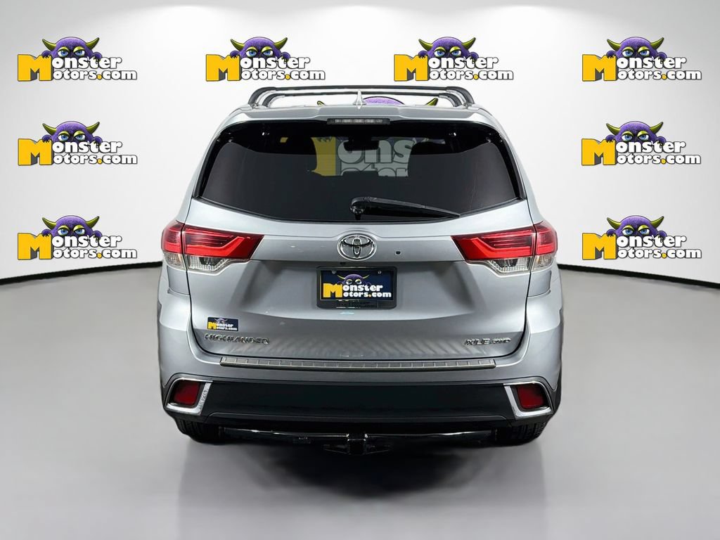 Used 2019 Toyota Highlander XLE AWD/4WD image 6
