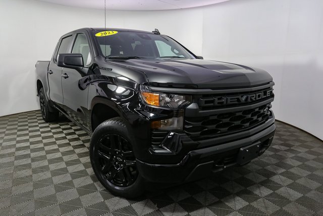 Used 2023 Chevrolet Silverado 1500 Custom image 3