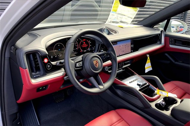 New 2026 Porsche Cayenne E-Hybrid Coupe image 4