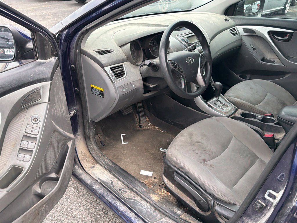 Used 2013 Hyundai Elantra GLS w/ Preferred Pkg FWD image 11