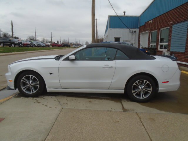 Used 2014 Ford Mustang Premium RWD image 2