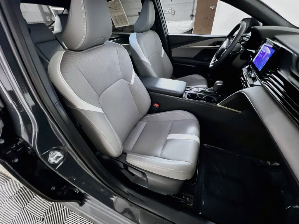Used 2025 Toyota Camry SE FWD image 28