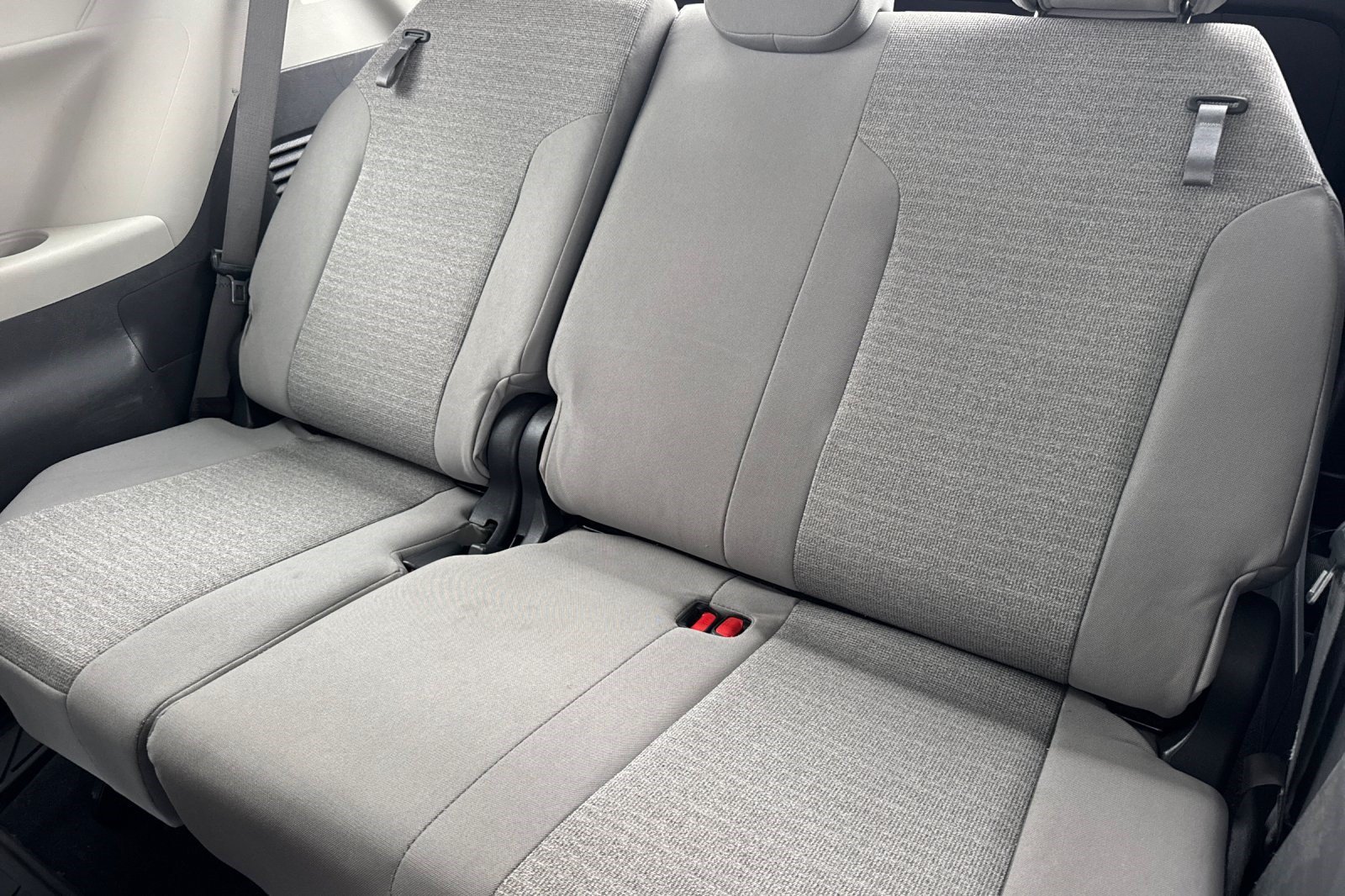 Certified 2021 Toyota Sienna LE FWD image 26