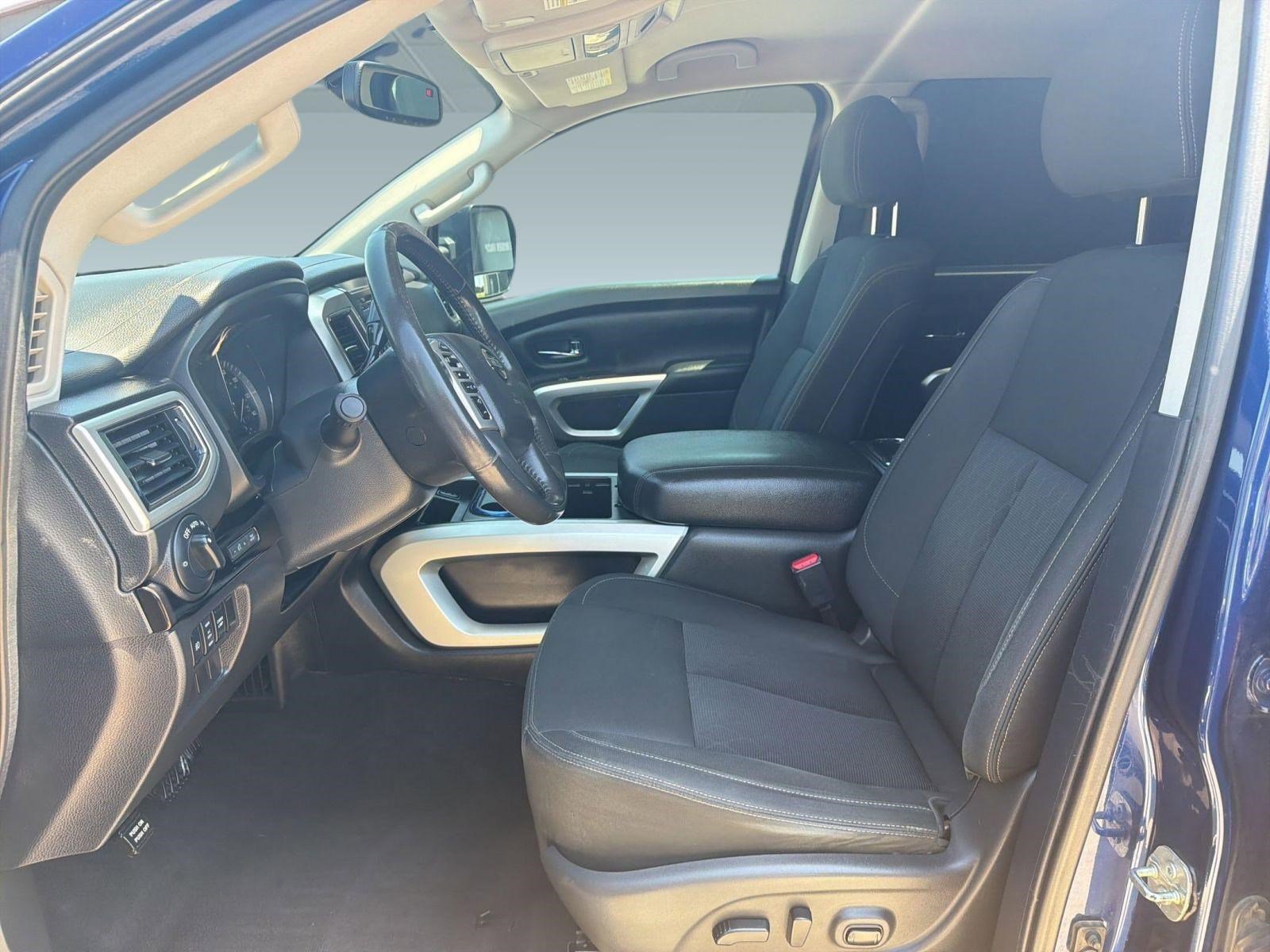 Used 2017 Nissan Titan SV RWD image 5