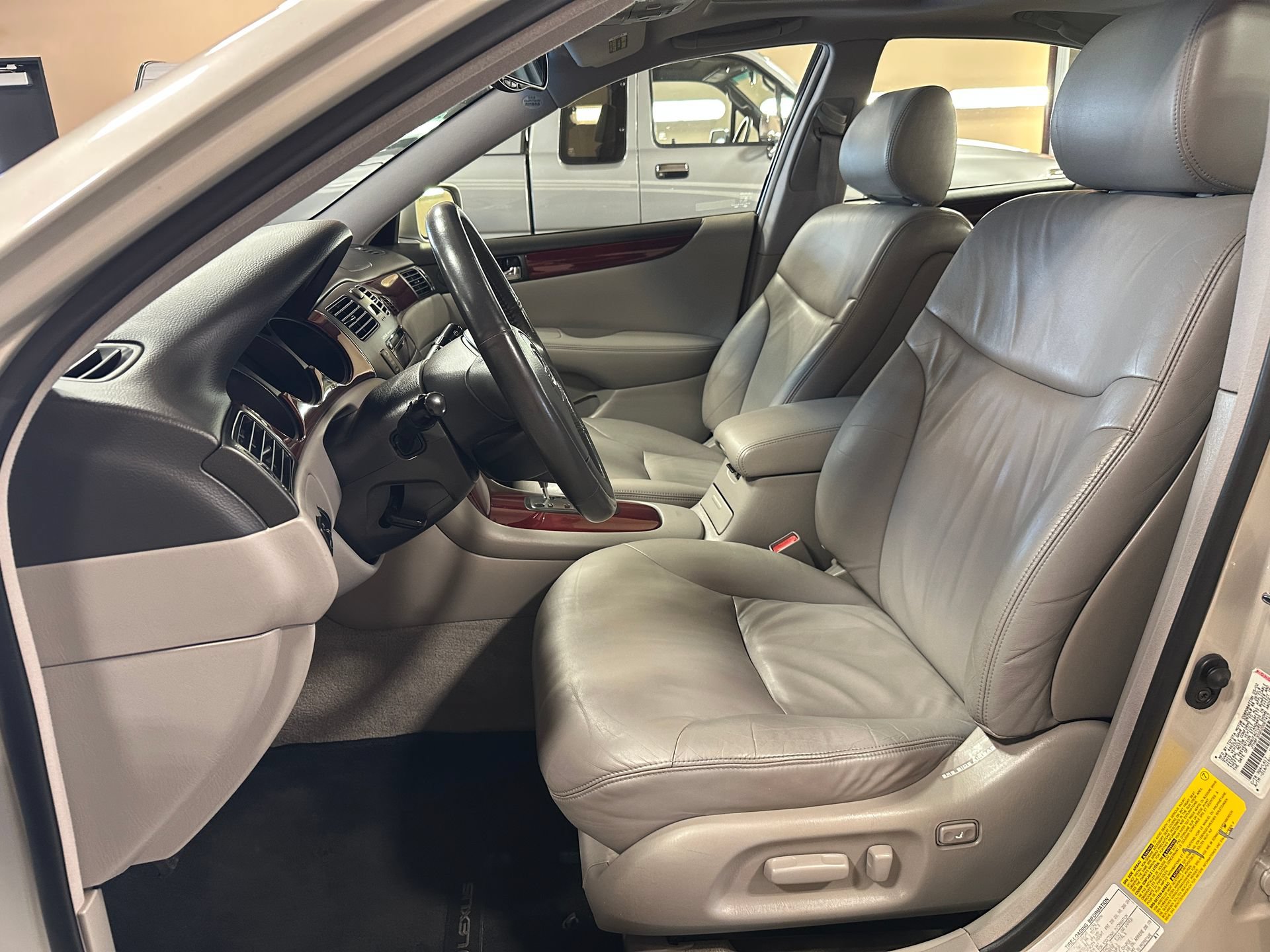 Used 2002 Lexus ES 330 FWD image 13