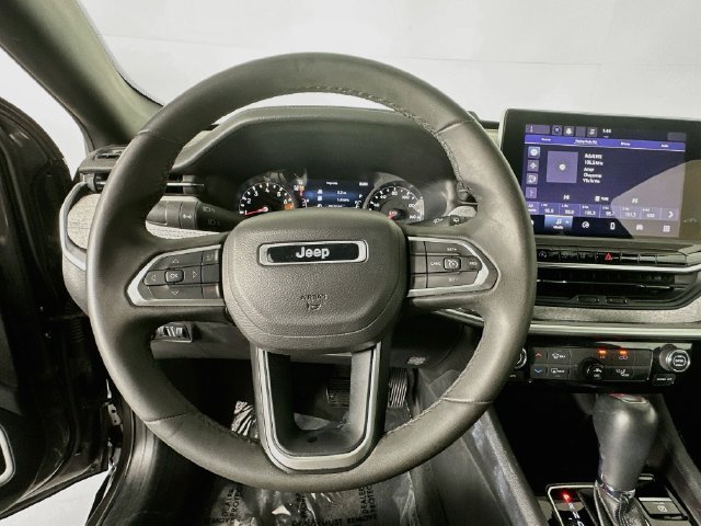 Used 2024 Jeep Compass Latitude AWD/4WD image 13