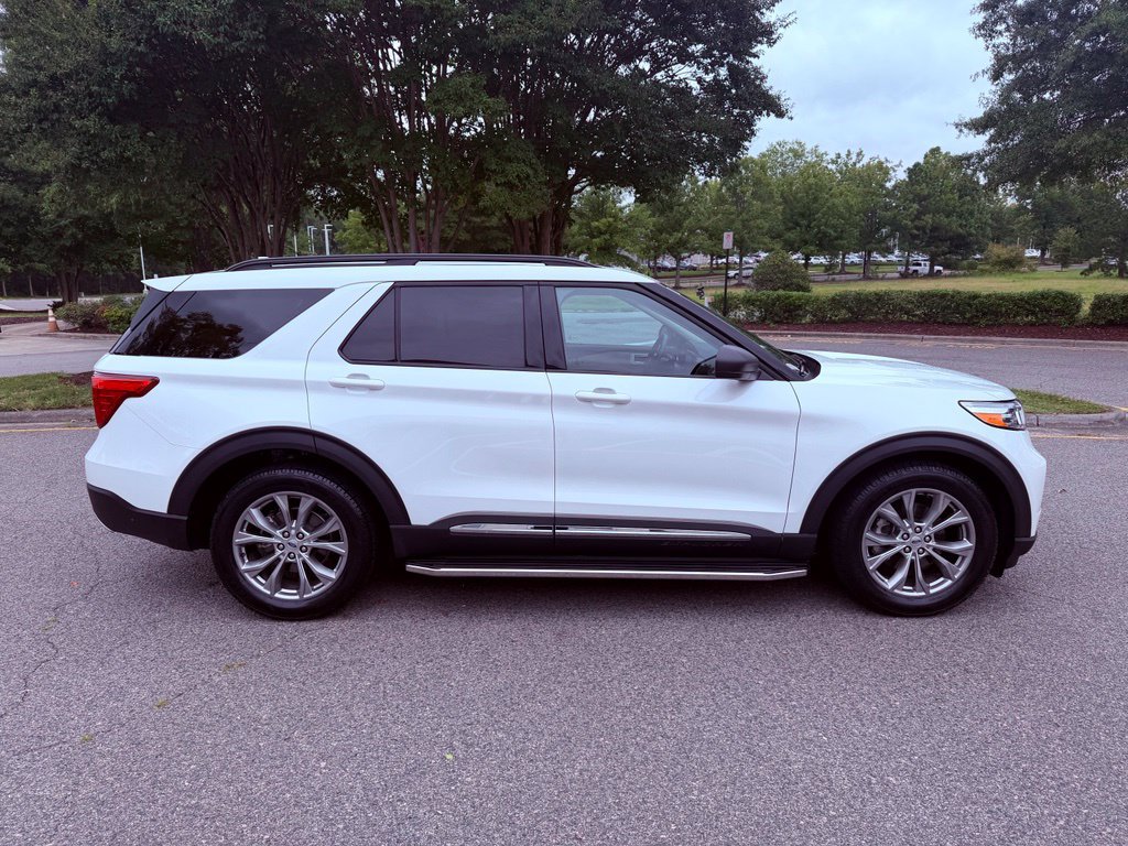Used 2024 Ford Explorer XLT w/ Equipment Group 202A RWD image 16