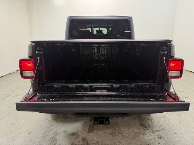Certified 2023 Jeep Gladiator Sport image 10