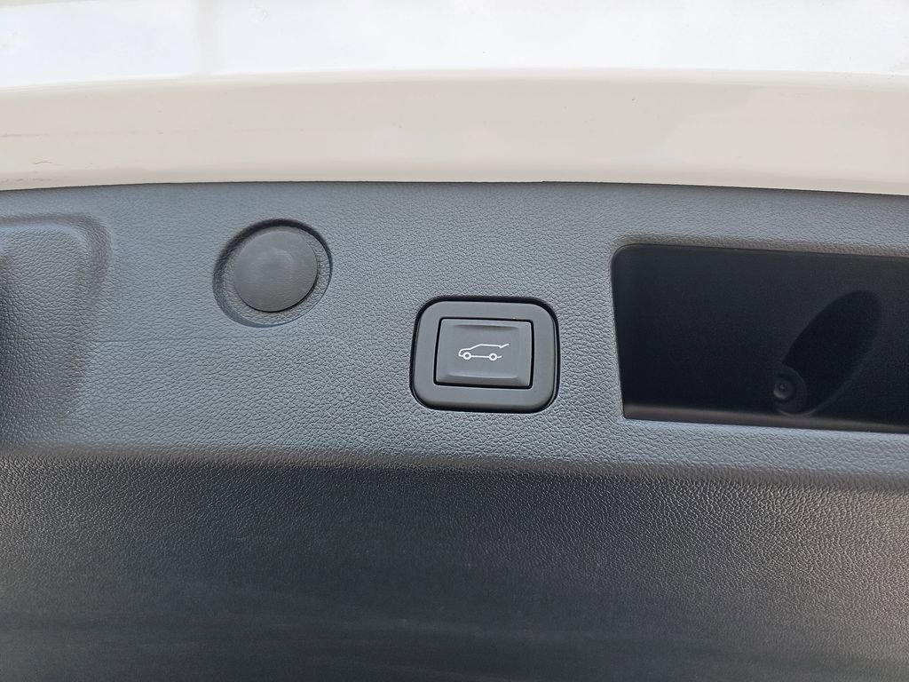 Used 2025 Chevrolet Equinox RS w/ Safety and Technology Package image 17