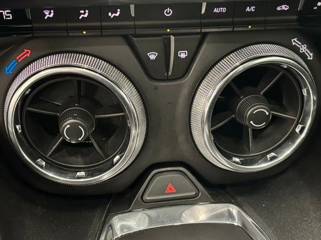 Used 2020 Chevrolet Camaro LT image 25