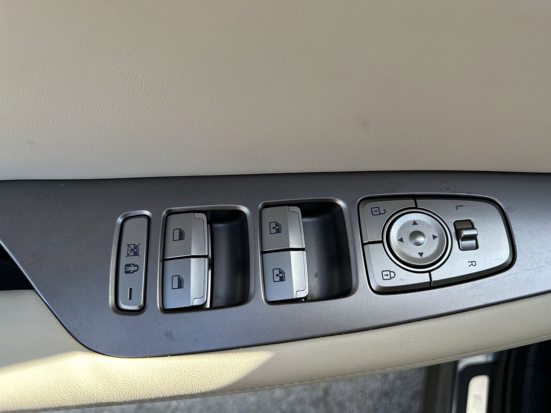 Used 2024 Hyundai Palisade Limited image 15