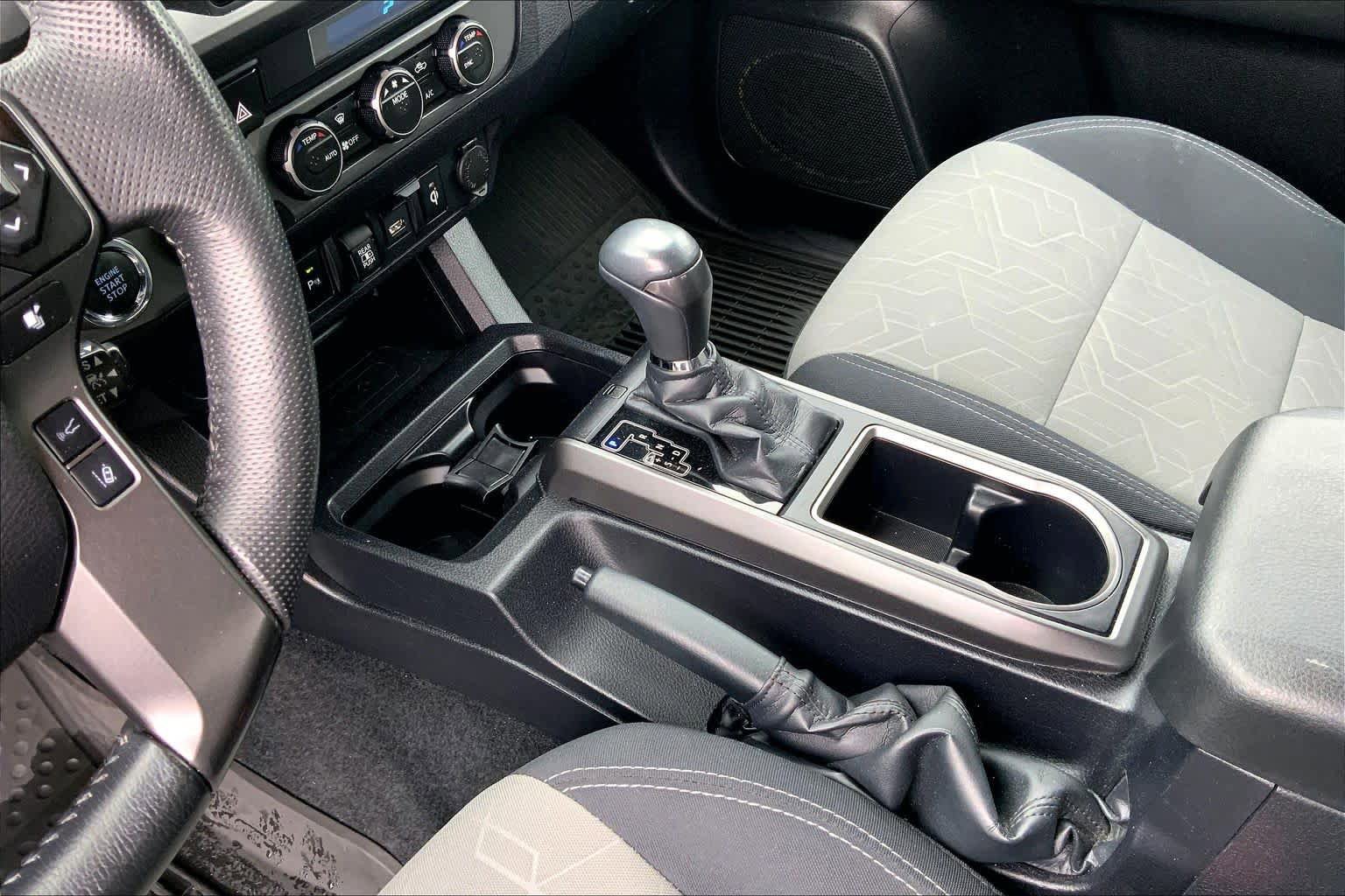 Used 2022 Toyota Tacoma TRD Sport w/ Technology Package AWD/4WD image 16