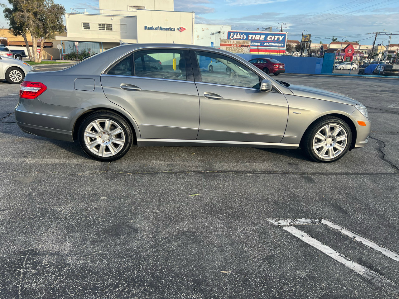 Used 2012 Mercedes-Benz E 350 4MATIC Sedan image 19