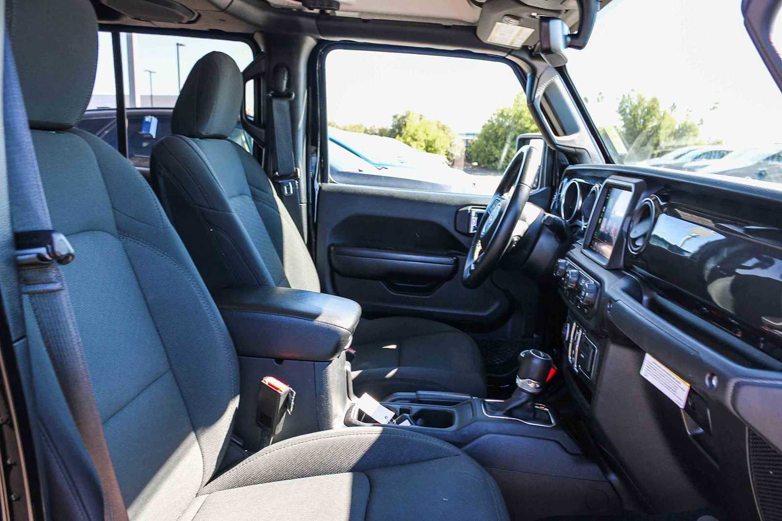 Used 2021 Jeep Gladiator Sport image 12