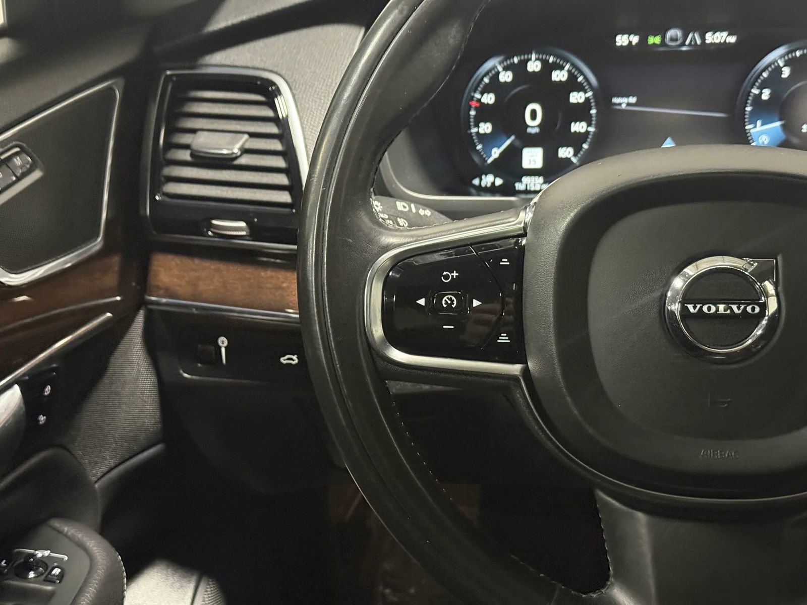 Used 2016 Volvo XC90 T6 Momentum w/ Momentum Plus Package AWD/4WD image 27