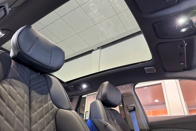 New 2026 Cadillac Optiq V image 17