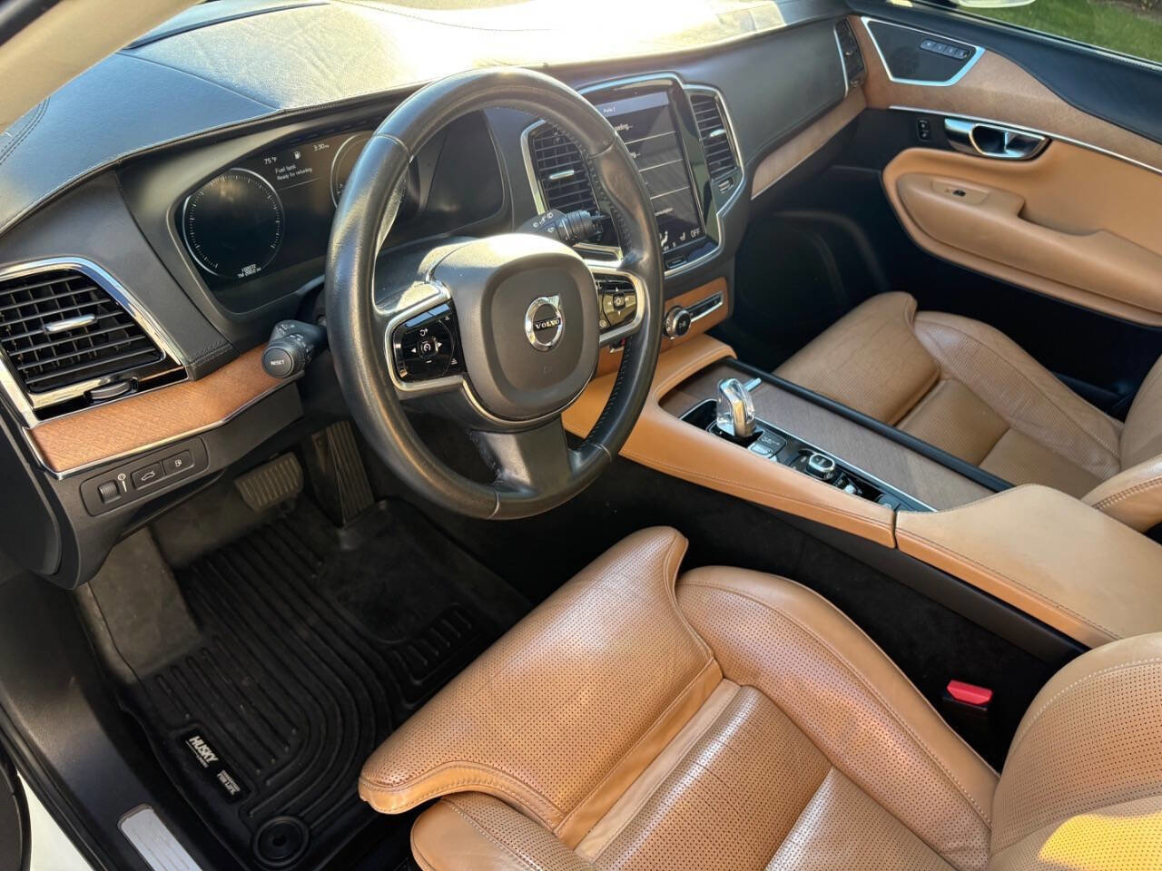 Used 2016 Volvo XC90 T8 Inscription image 25