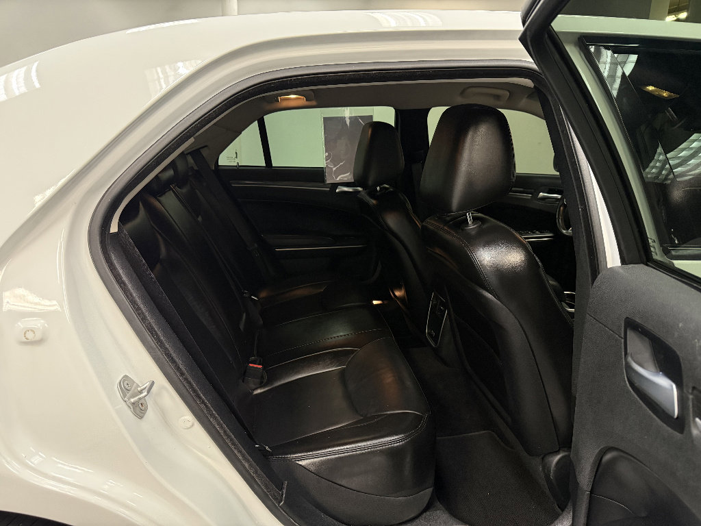 Used 2021 Chrysler 300 Touring L RWD image 17