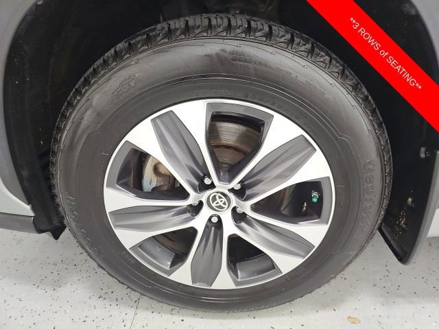 Used 2020 Toyota Highlander XLE image 10