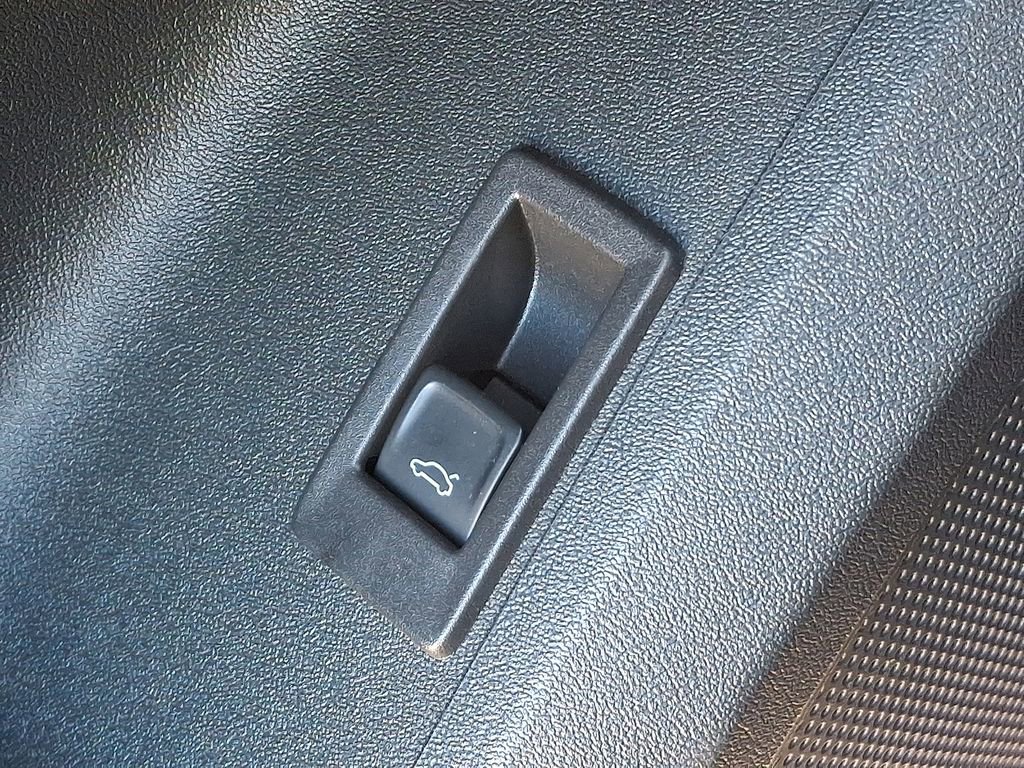 Certified 2025 Audi Q5 Premium Plus image 27
