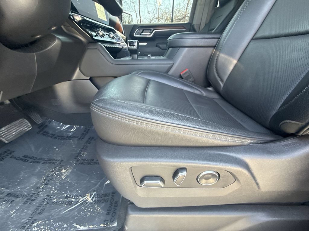 Used 2025 GMC Sierra 1500 Denali w/ Technology Package AWD/4WD image 12